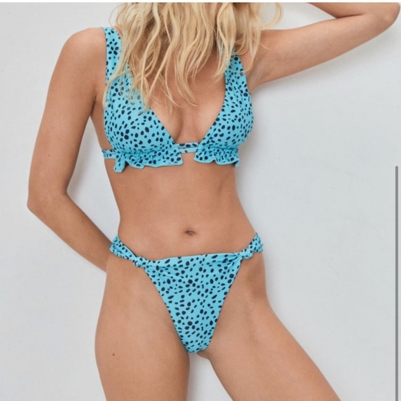 Bikini - Picture 3 of 3